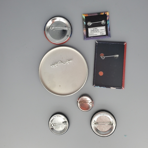 Lot of 7 Comic Con Anime Cartoon Pins - Picture 2 of 5